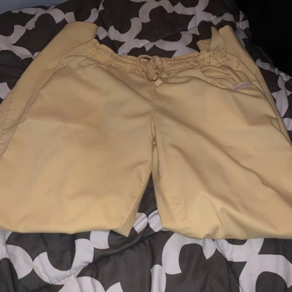 Set of scrubs - Picture 4 of 6
